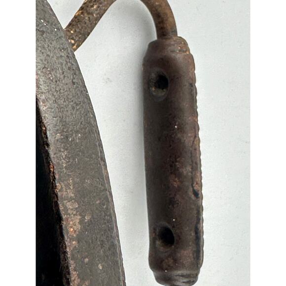 Authentic 1800s Antique Cast Iron SAD 6 Primitive Rustic Decor Door Stop paperwt - Picture 6 of 7